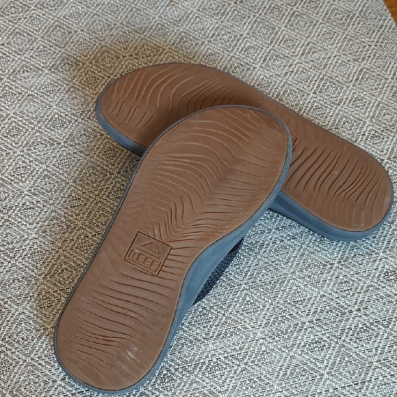 Men's Reef Rover Black Flip Flops - Picture 4 of 10